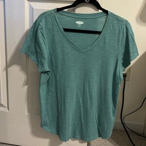 Women’s Old Navy Tee Size Medium